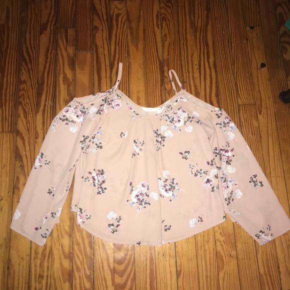 Open Shoulder Floral Blouse - Picture 2 of 4